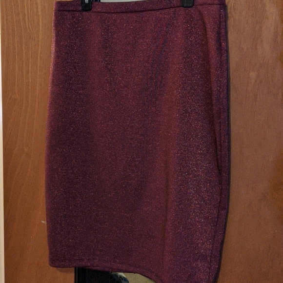 Pink pencil skirt - Picture 1 of 2